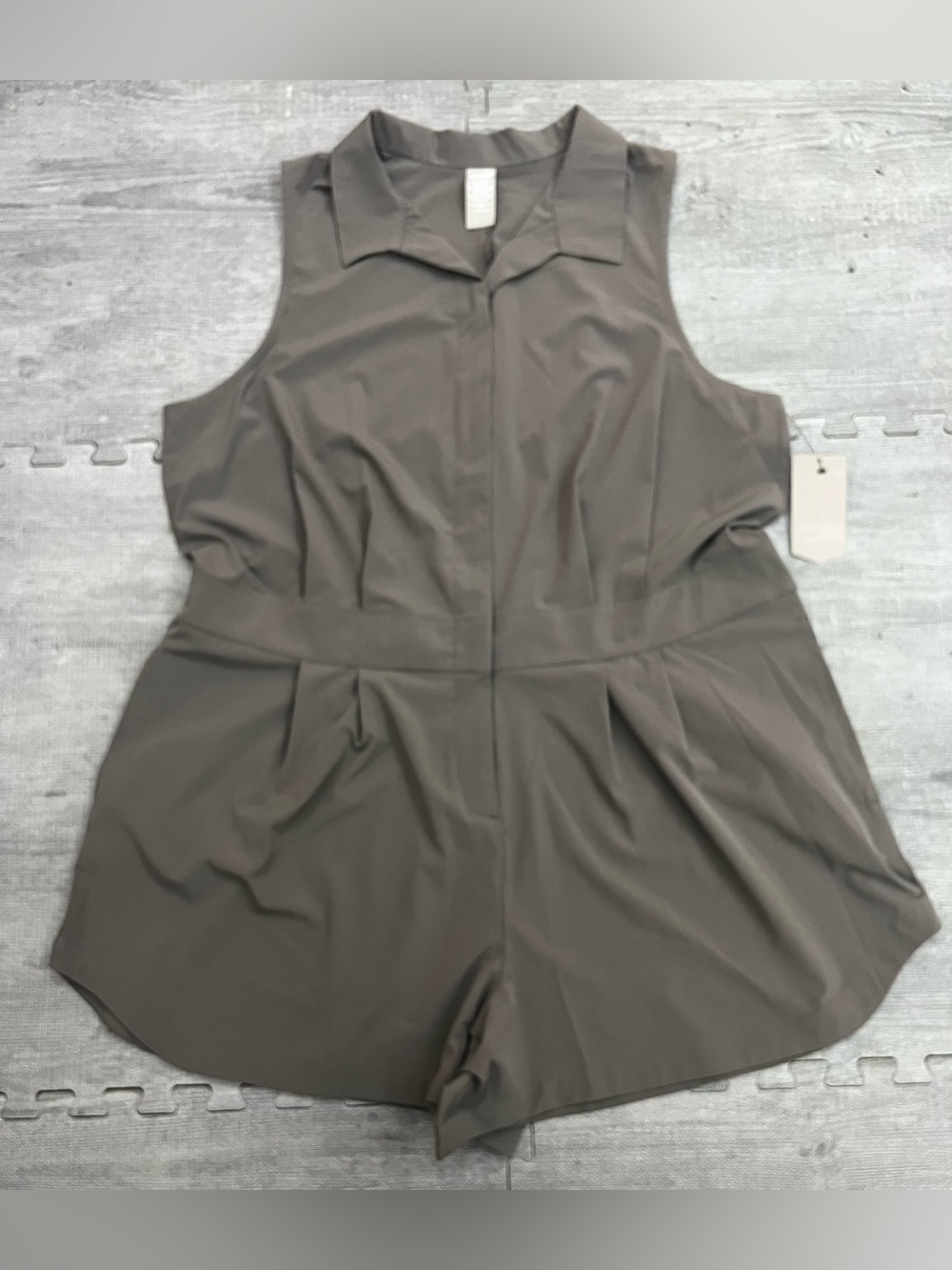 Avia Women’s Plus Gray Sleeveless Zip Front Collared Romper Pockets Stretch